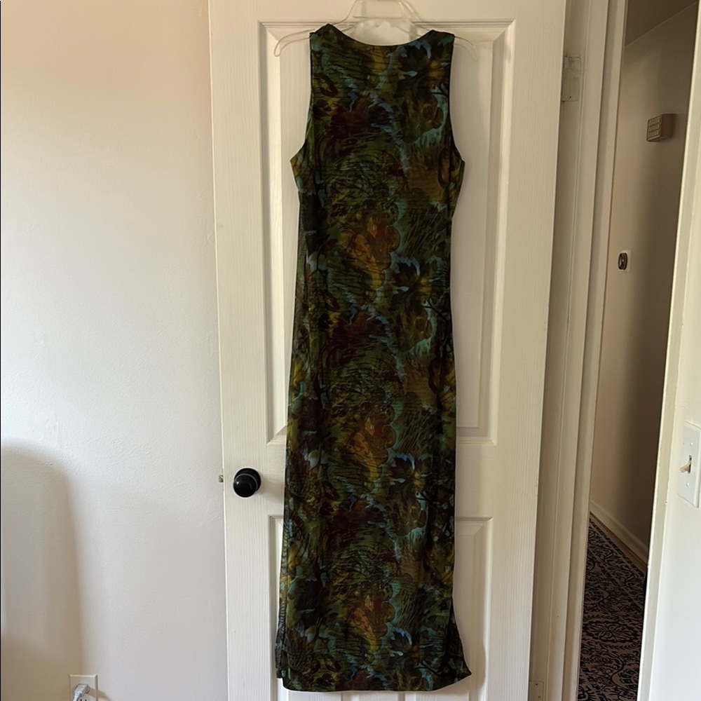 Boohoo Script Print Mesh Racer Neck Maxi Dress - Picture 4 of 7